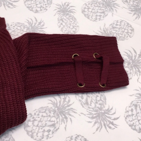 Pretty Maroon V Neck with Ties - Picture 5 of 11